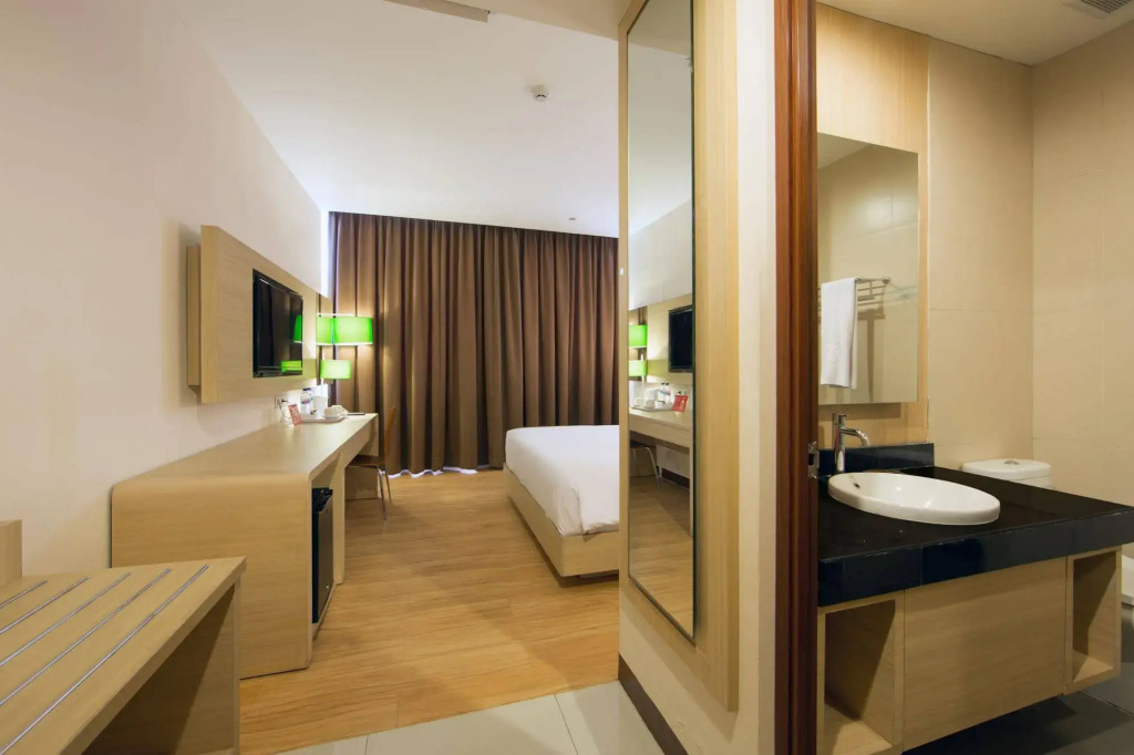 ZEN Rooms Kuta Tuban Suites