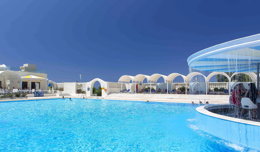 Mare Blue Hotel