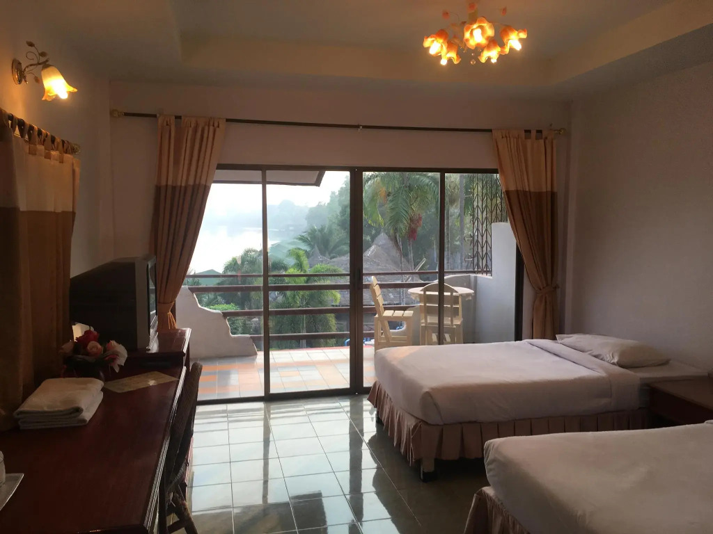 Duenshine Resort