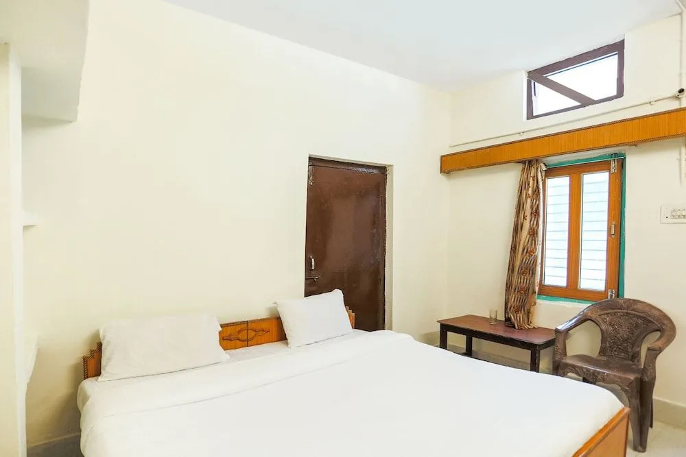SPOT ON 44566 Hotel Gautam Park