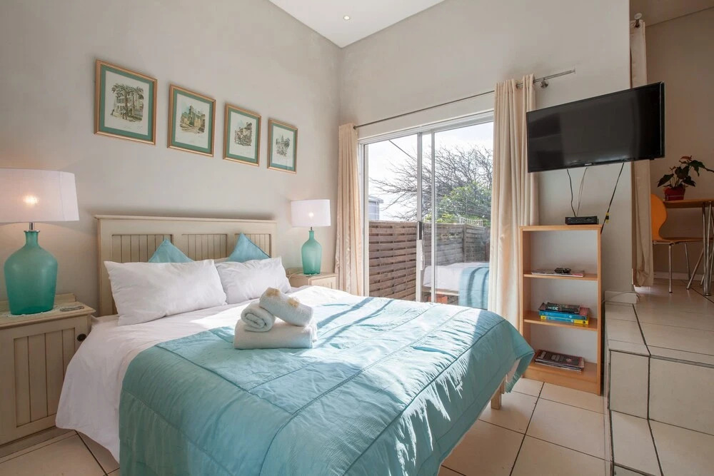 Bella Donna Apartments by CTHA