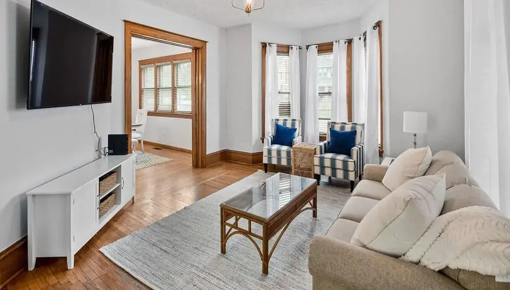Historic Renovated Home Steps to Notre Dame 103