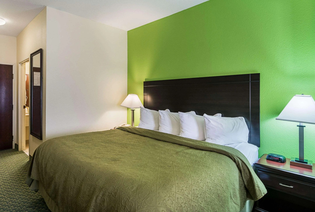Quality Inn & Suites Harvey - Chicago Southland