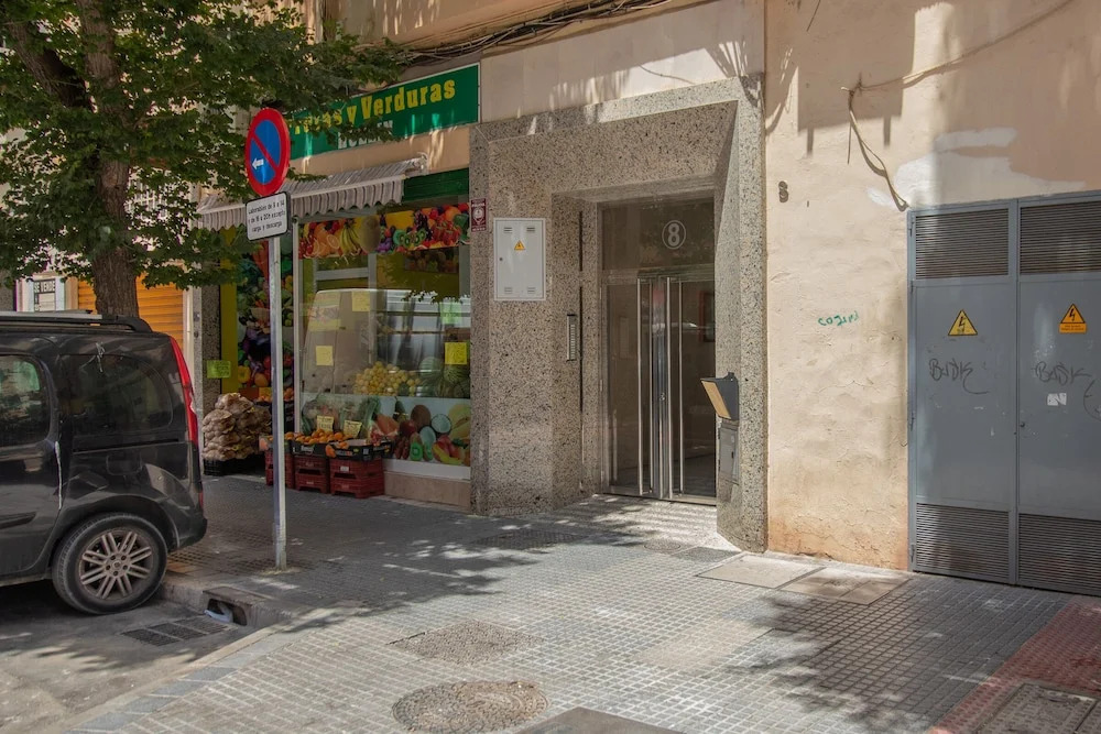 Bright Málaga Beach and Downtown Apartment
