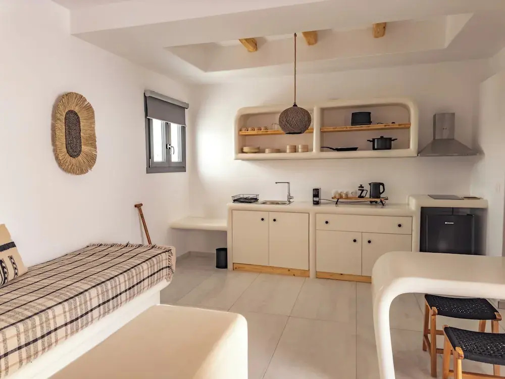 Alonia Suites