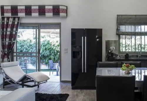 Family Apt & Private Garden near Beach by FeelHome