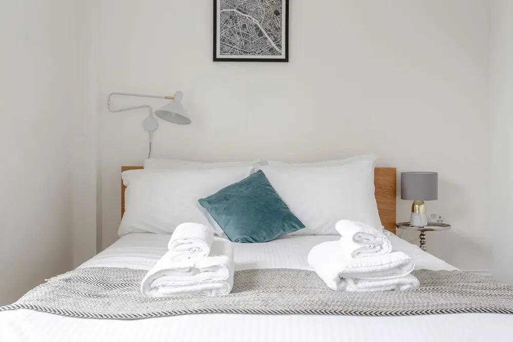 Stylish 2 Bedroom Flat With Views of The Shard