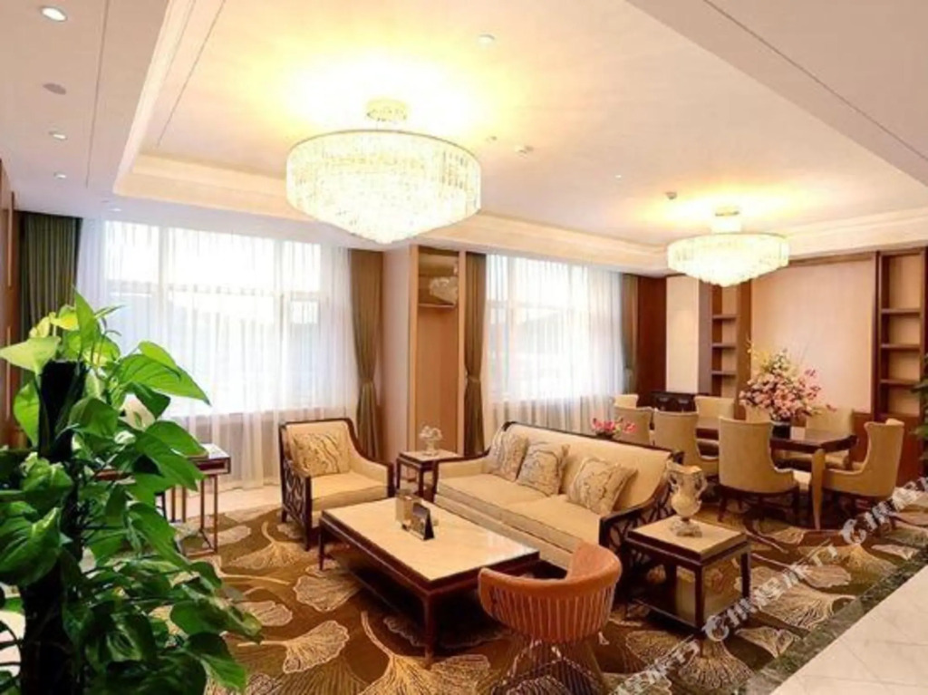 Legend Jianguo Hotel