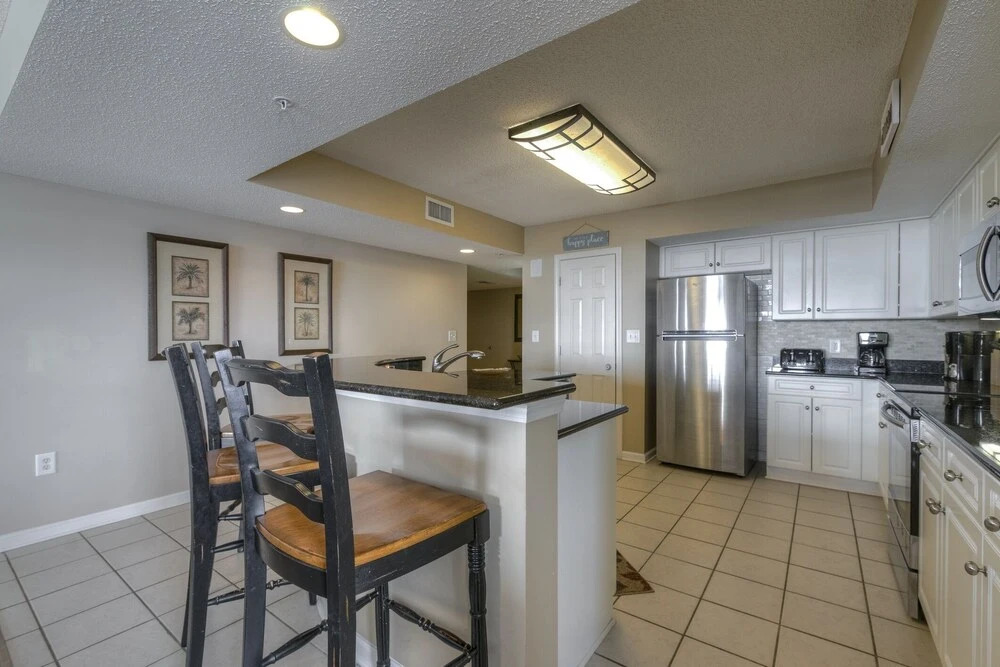 Yacht Club S #1-1001 3 Bedroom Condo by RedAwning