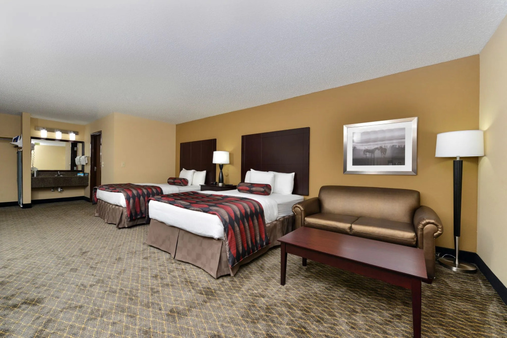Baymont Inn & suites by Wyndham Ardmore I-35