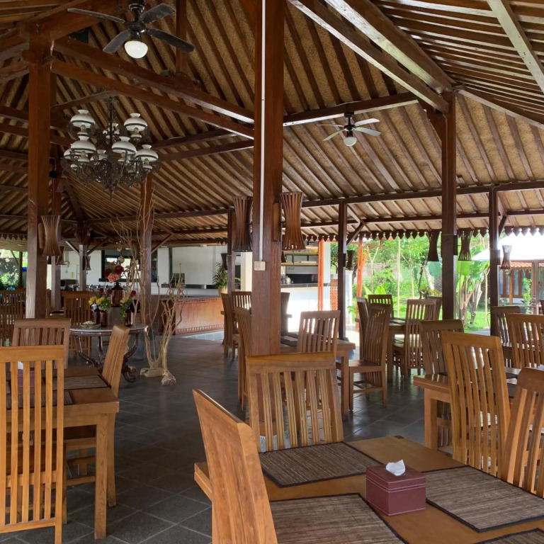 The Nalaya Hotel & Resto