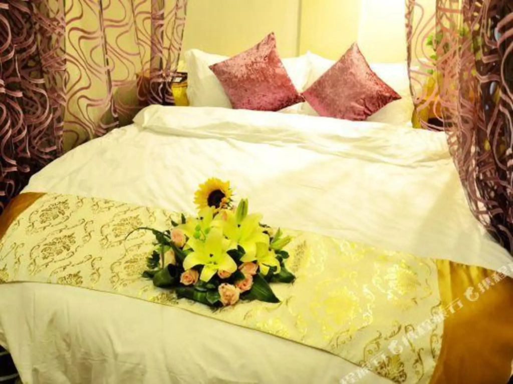 Lingyi Hotel