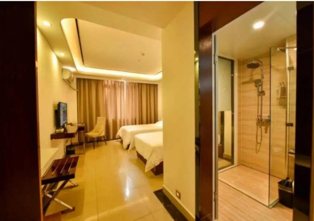Jiajie Chain Hotel Haikou East High-speed Railway Station