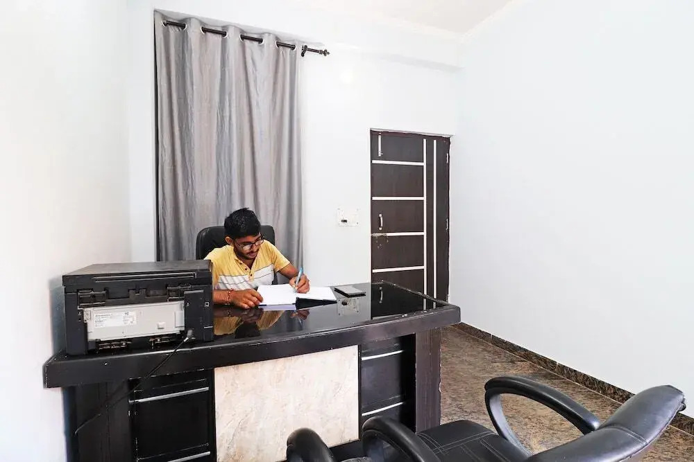 Friends Residency by OYO Rooms