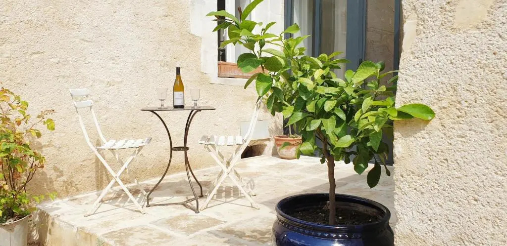 La Croix Au Maitre (Adults Only)