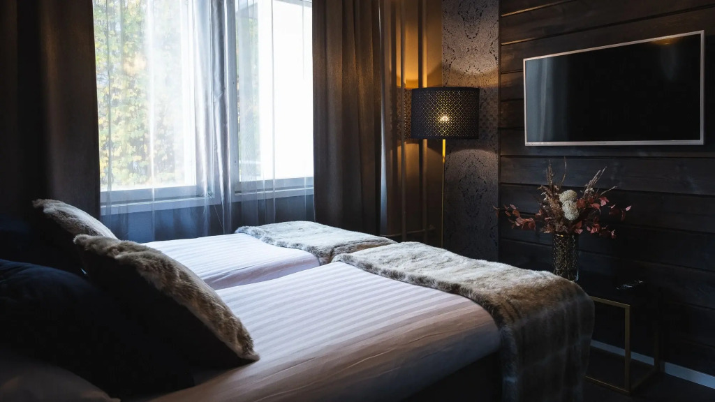 Hotel Golden Circle Suites
