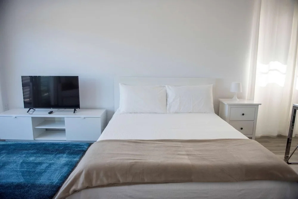 SoBe 12th and Ocean Suites