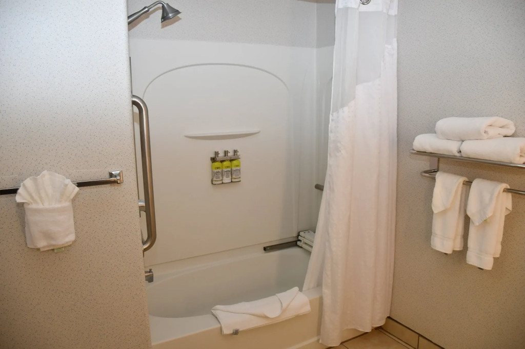 Holiday Inn Express Hotel & Suites Evanston by IHG