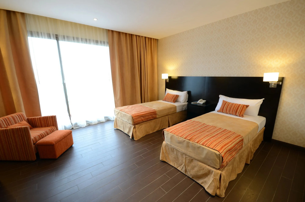 Grand Crucero Hotel