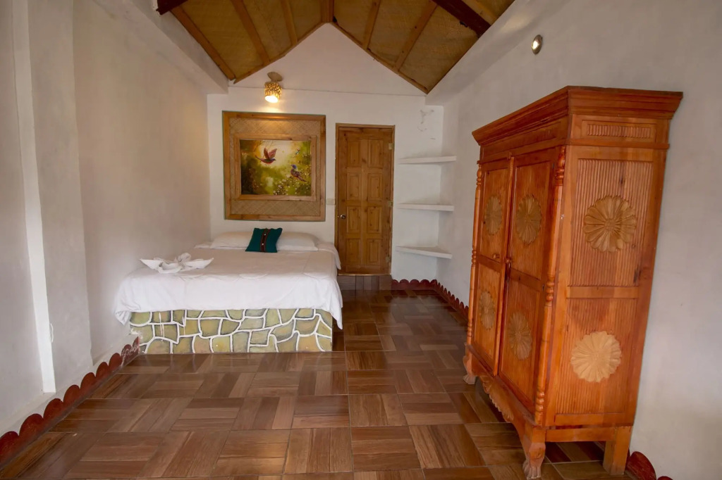 Eco Hotel Uxlabil Atitlan