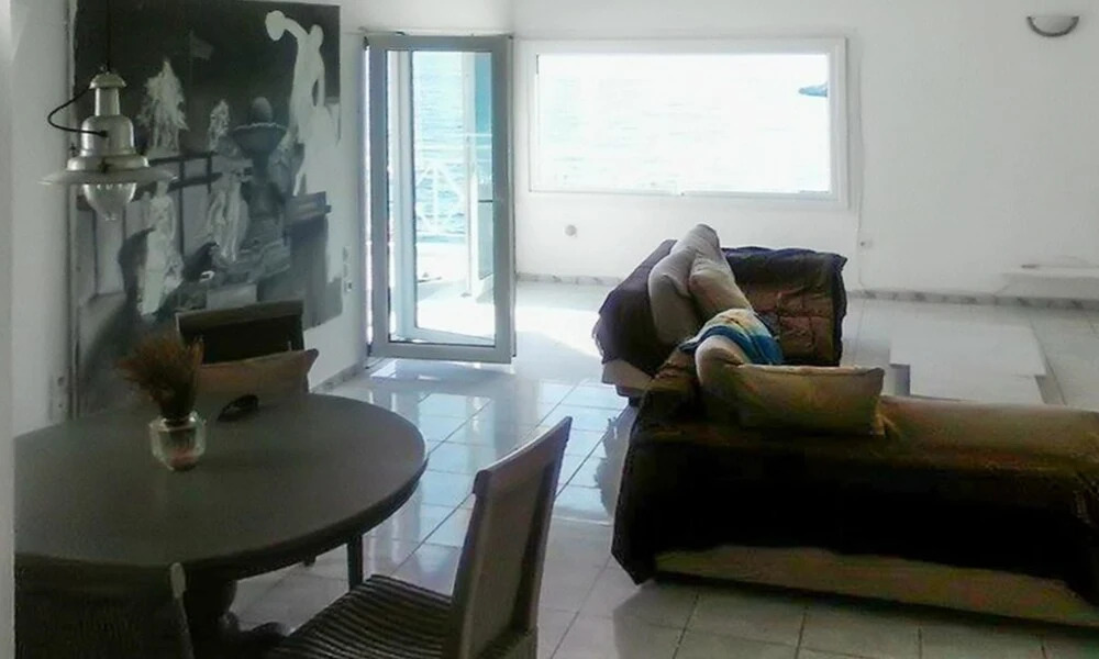 Luxurious, 3-bedroom Seafront Villa in Megara With Beautiful Views and