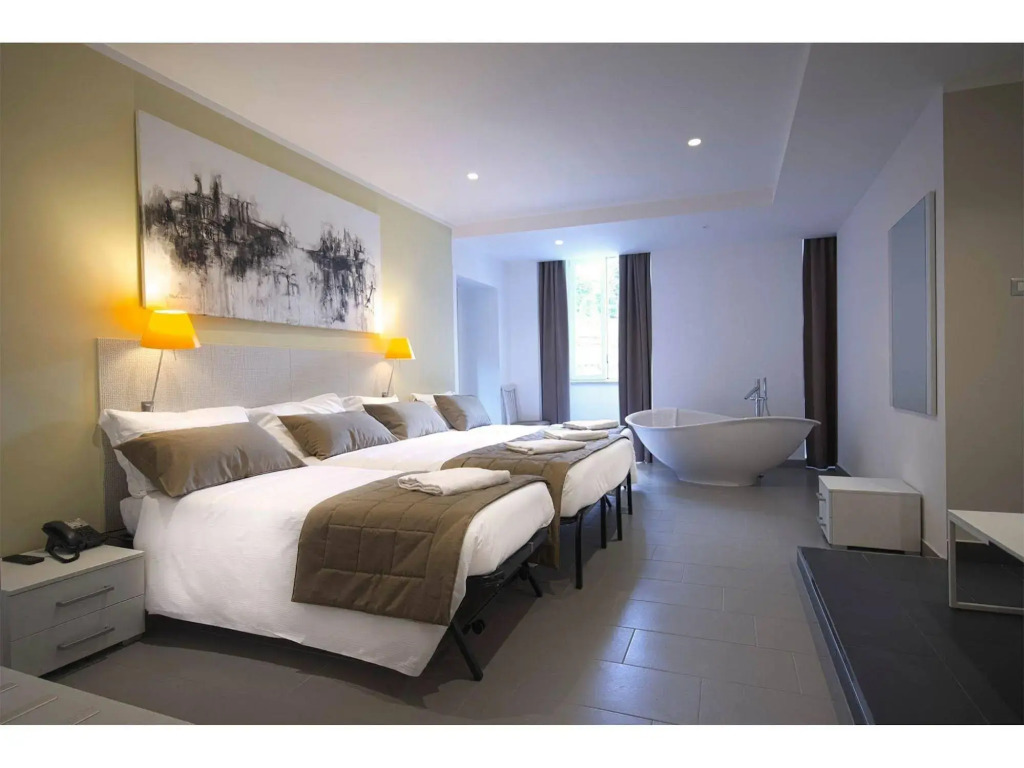 Trevi Palace Hotel
