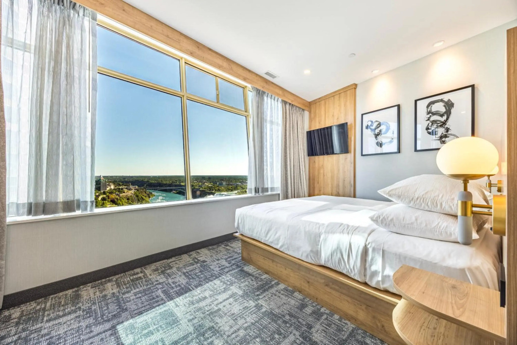 Tower Hotel at Fallsview