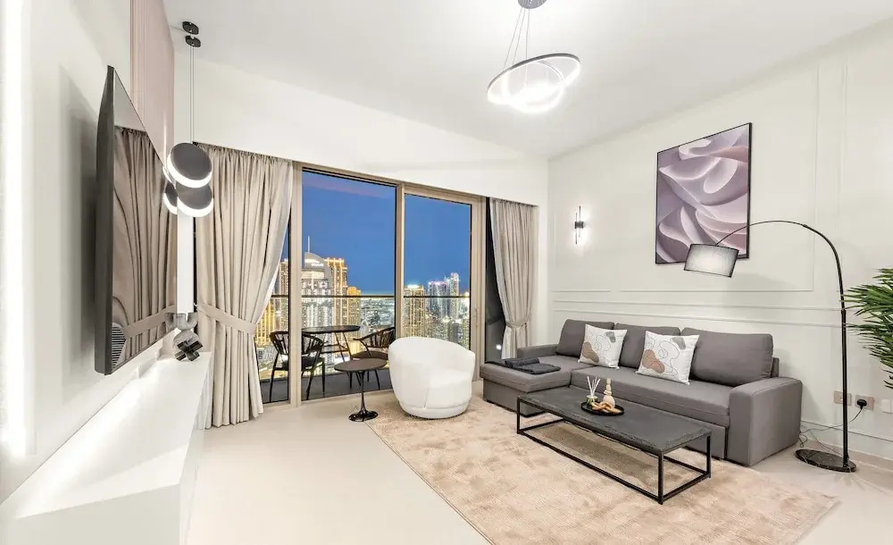 SML Vacation Homes - Sky High Apartments with Burj Khalifa and Dubai Fountain Views at Grande Signature, Downtown Dubai