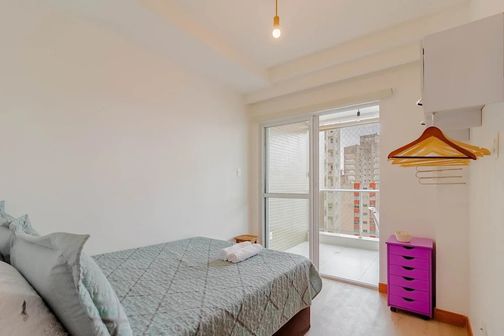 BR06 Quarto e Sala - 550m Praia da Barra
