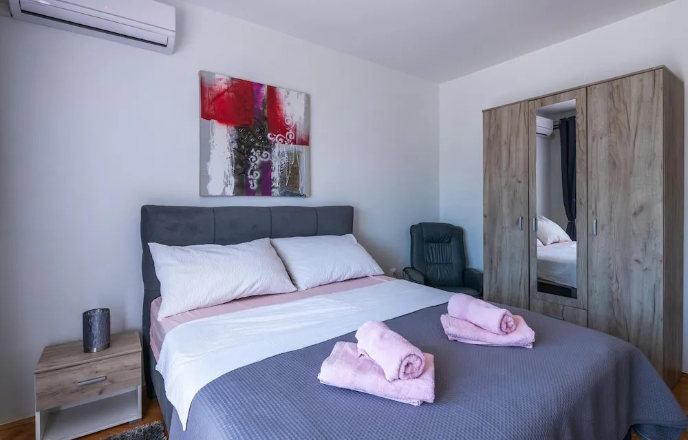 Awesome Home in Marcana With Wifi and 3 Bedrooms