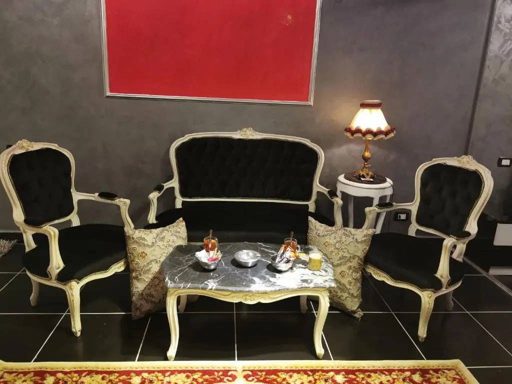 Chic Apartment 1