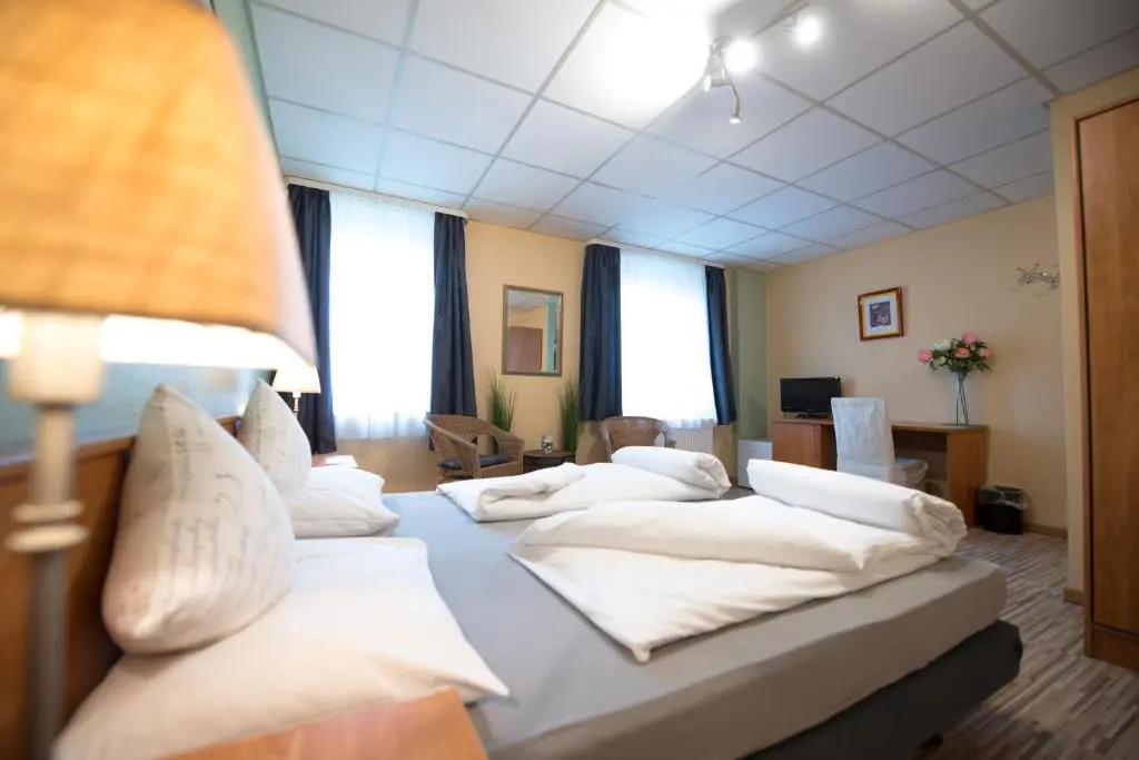 Rheinauer Hof - bed & breakfast