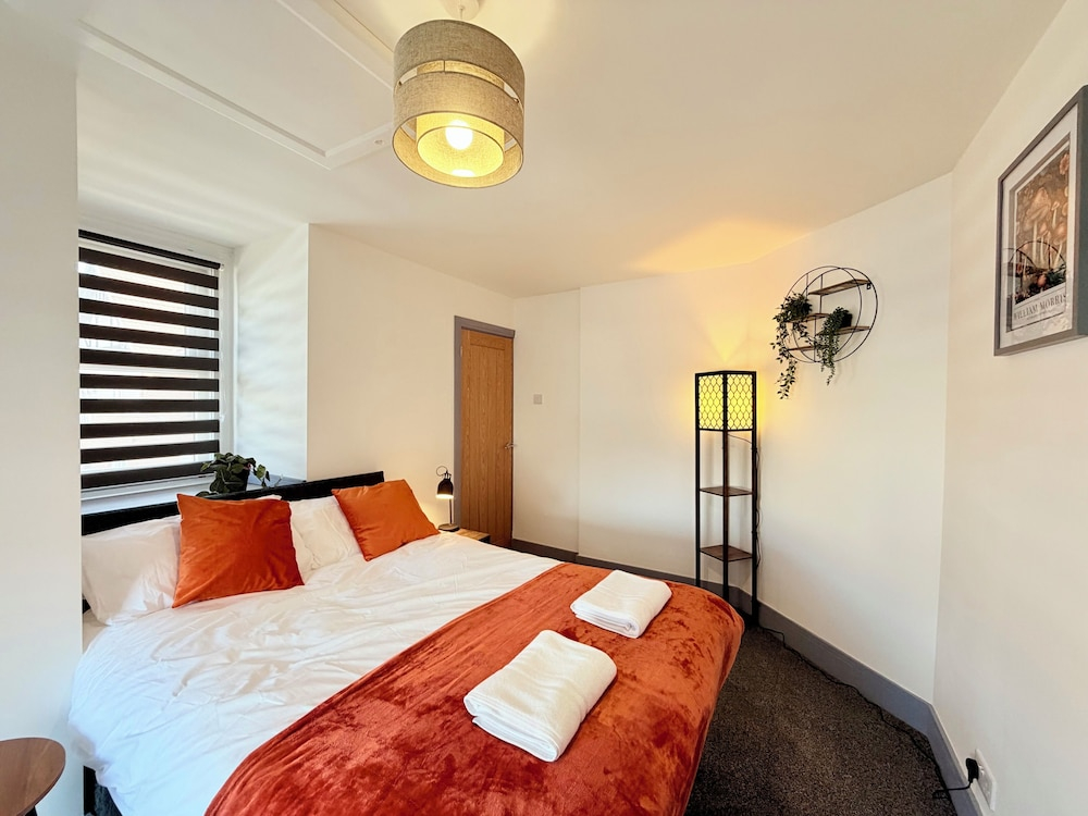 Humberside Apartments Spacious Cleethorpes Stay with Parking