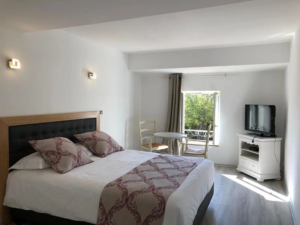Auberge de lAbbaye Cruis