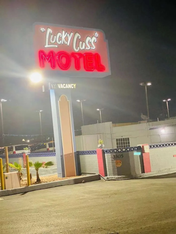 Lucky cuss Motel