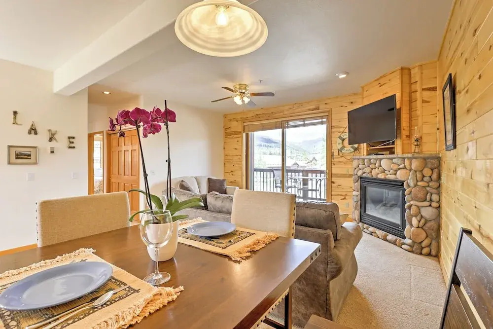 7 Mi to National Park: Grand Lake Condo w/ Deck!