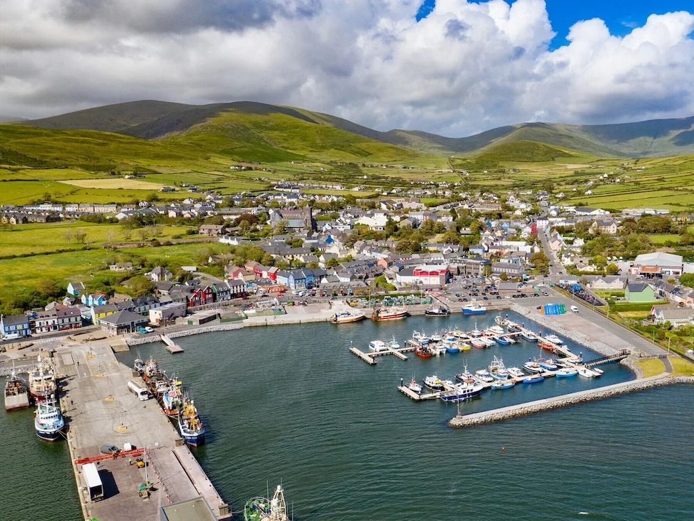Dingle Town Holiday Home by Trident Holiday Homes