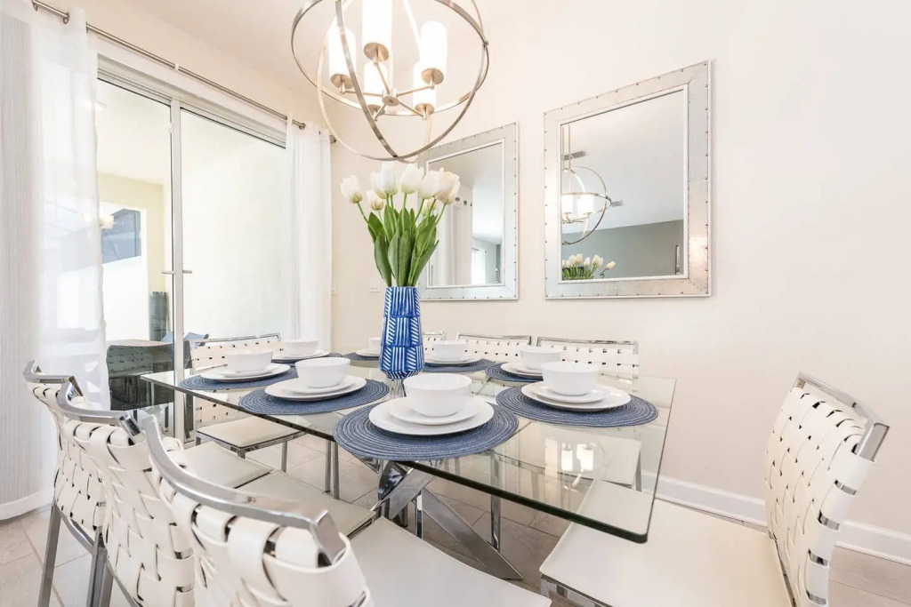 Spacious house near Disney with private pool