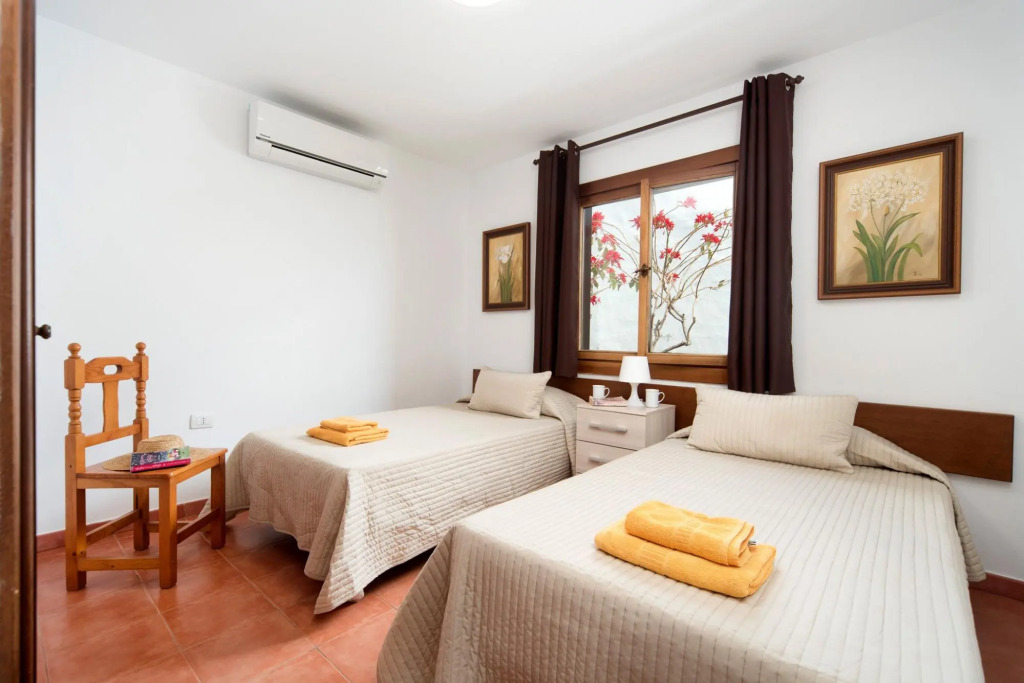 Villa Julianne 3 Heated Private Pool Walk to Beach A C Wifi Car Not Required - 2571