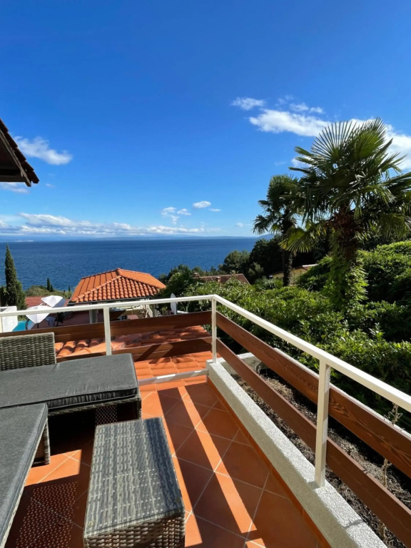 VILLA LOVRAN - heated pool - 5 min walk to the beach - incredible sea view