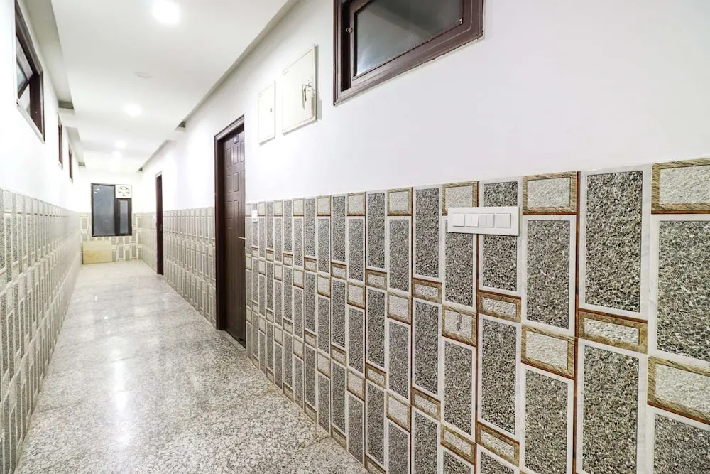 OYO 62748 Hotel Zeenat