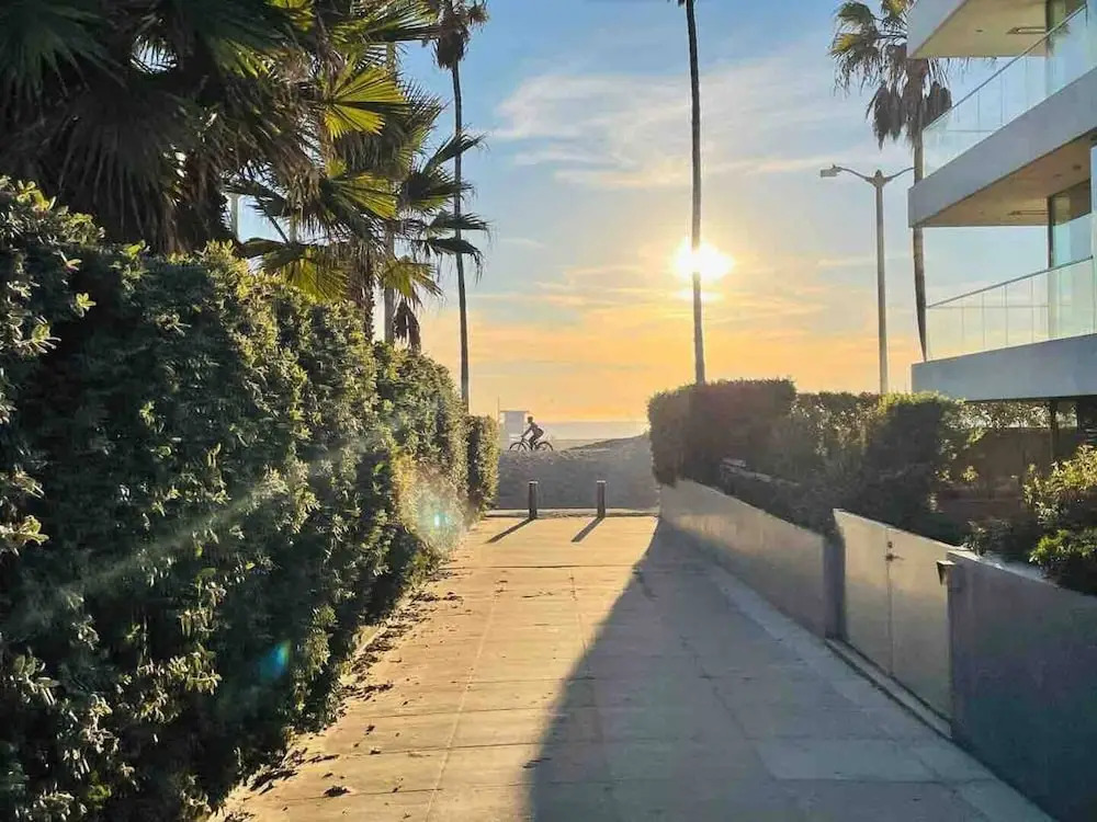 Modern 1Bd Famous  Venice 10B