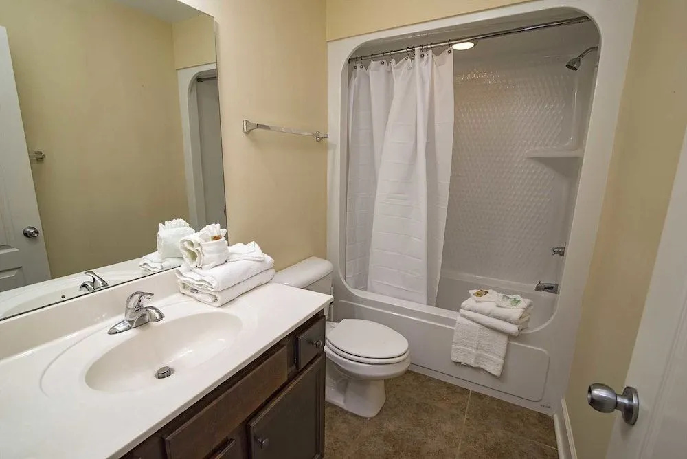 Phoenix West II 2709 3 Bedrooms 4 Bathrooms Condo