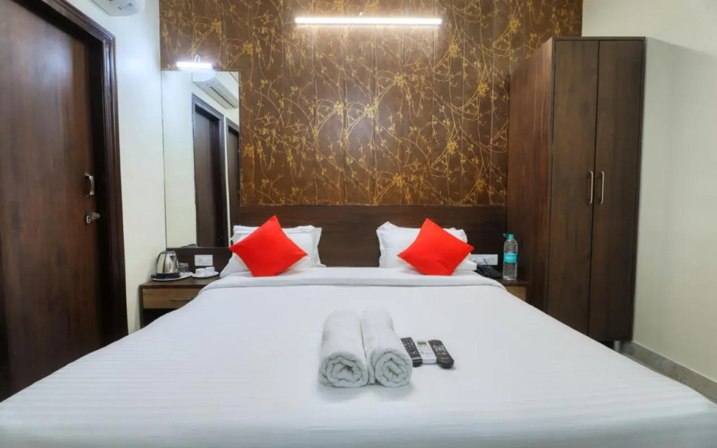 Hotel Pulse Inn- Near Jaipur Railway Station