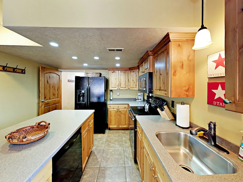 3710 Navajo Trail Townhouse Unit #74 4 Bedrooms 4 Bathrooms Townhouse
