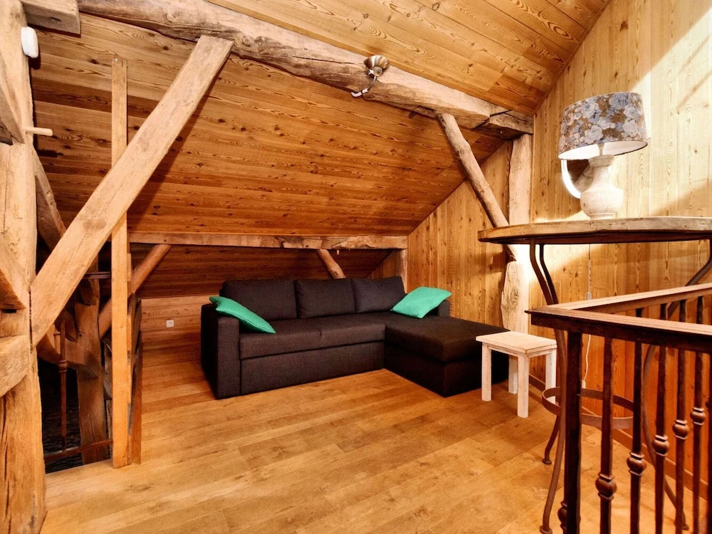 Ardennic Farmhouse For Groups