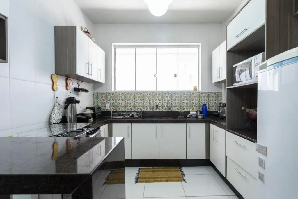 Casarão ESPAÇOSO a 800m do centro, 8 hospedes, pet friendly, garagem para 3 carros