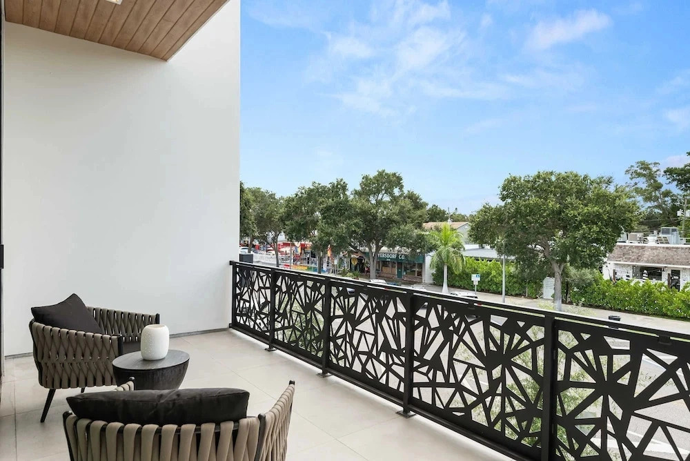 Penthouse 4 Floors Downtown Central Balcony