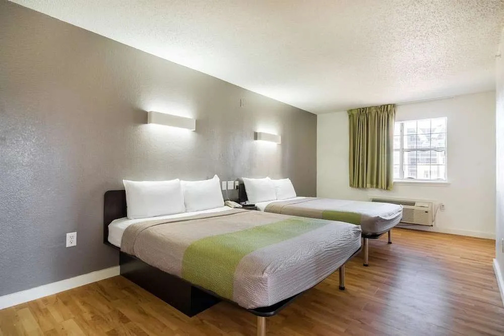 Plano Inn & Suites