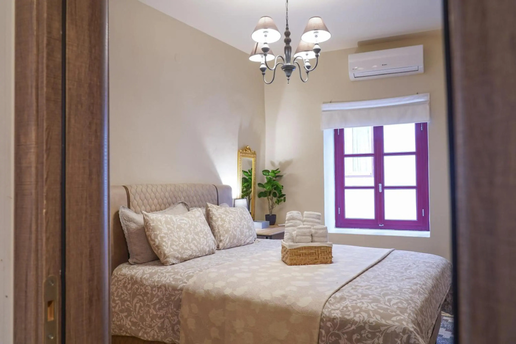 Traditional house of 1898 in the heart of old town of Nafplio